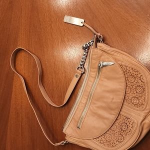 Botiker peacy tan leather crossbody!! GREAT FOR FALL!!